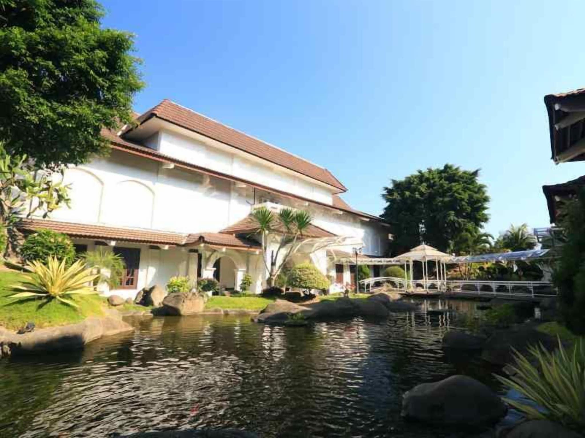 Hotel Merdeka Kediri 18/20