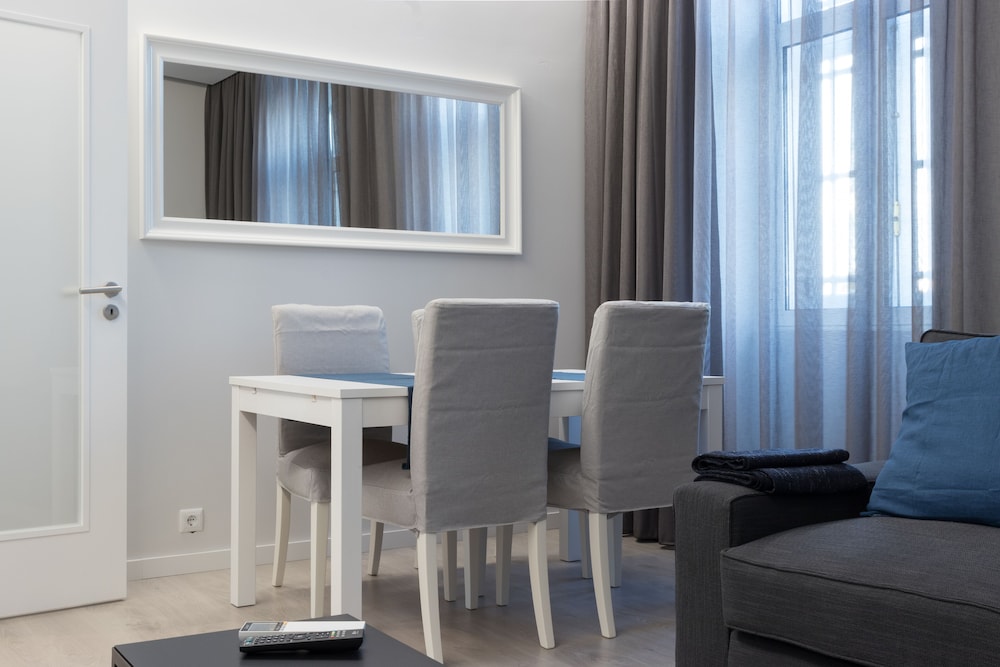 Riversuites 32/50