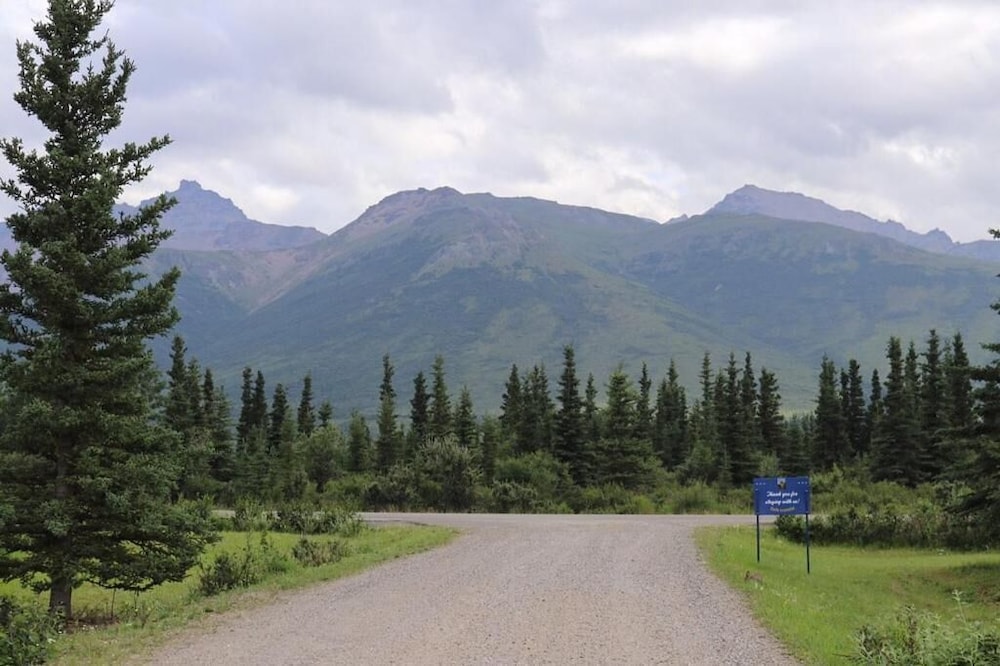 Denali Park Hotel 33/35