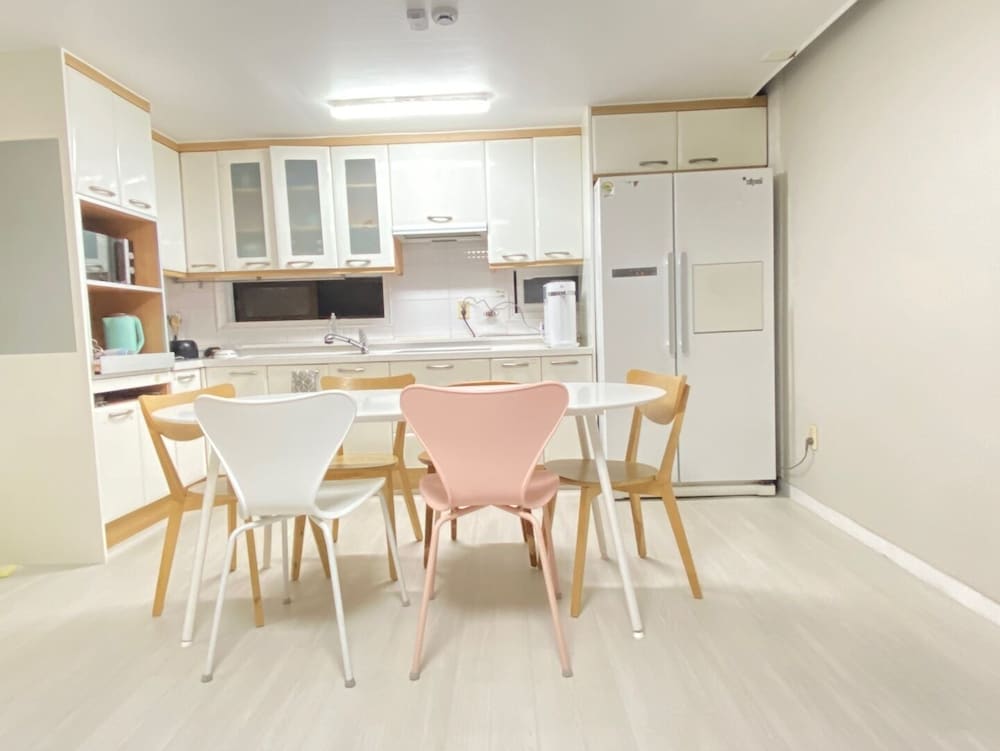 High Street Guest House 40/50