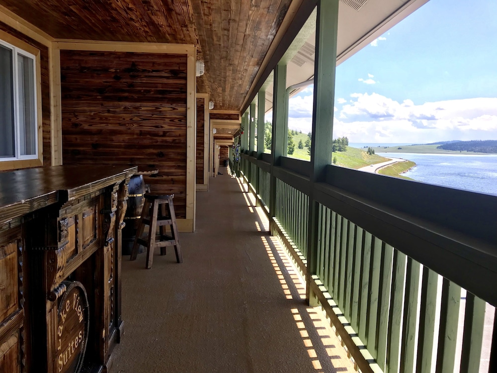 Lake View Suites Yellowstone 22/39