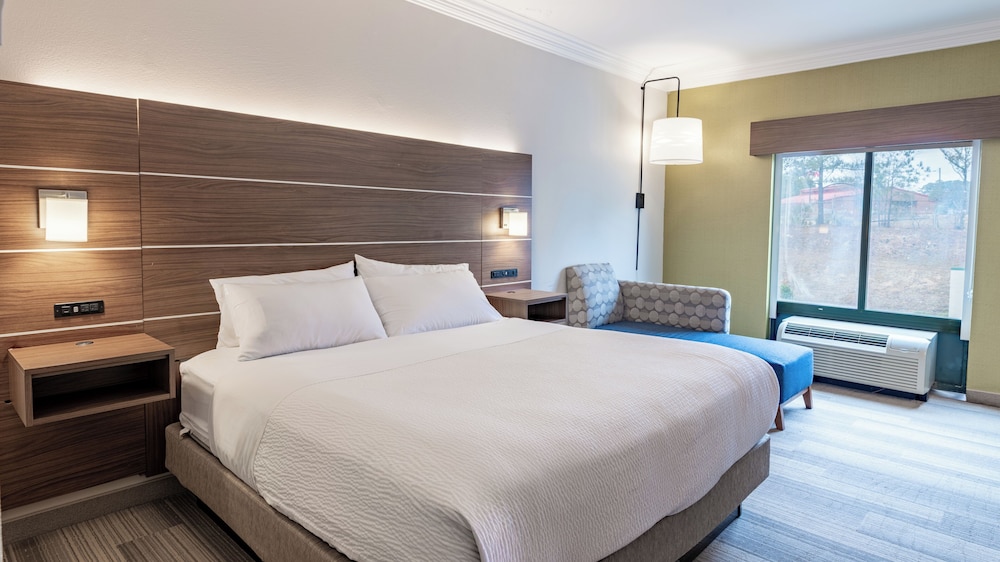Holiday Inn Express Hotel And Suites Macon West 24/63