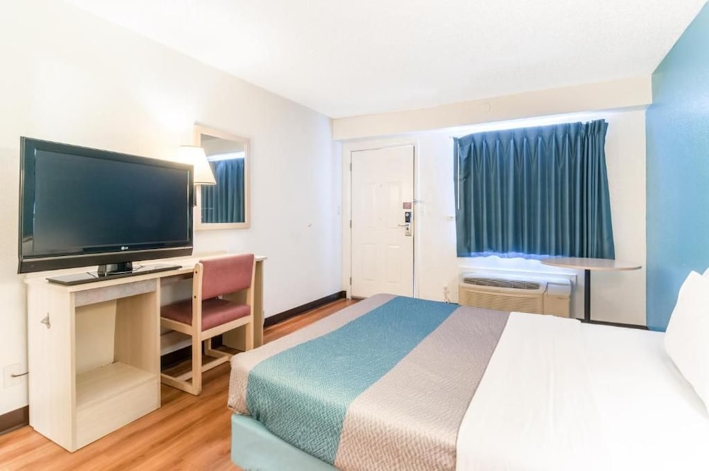 Motel6 Farmington Hills, MI - Northwest - Farmington Hills 32/56