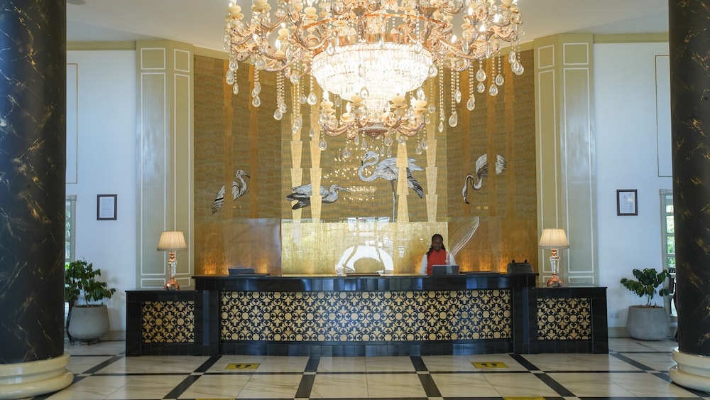 Sarova Woodlands Hotel Spa 6/50