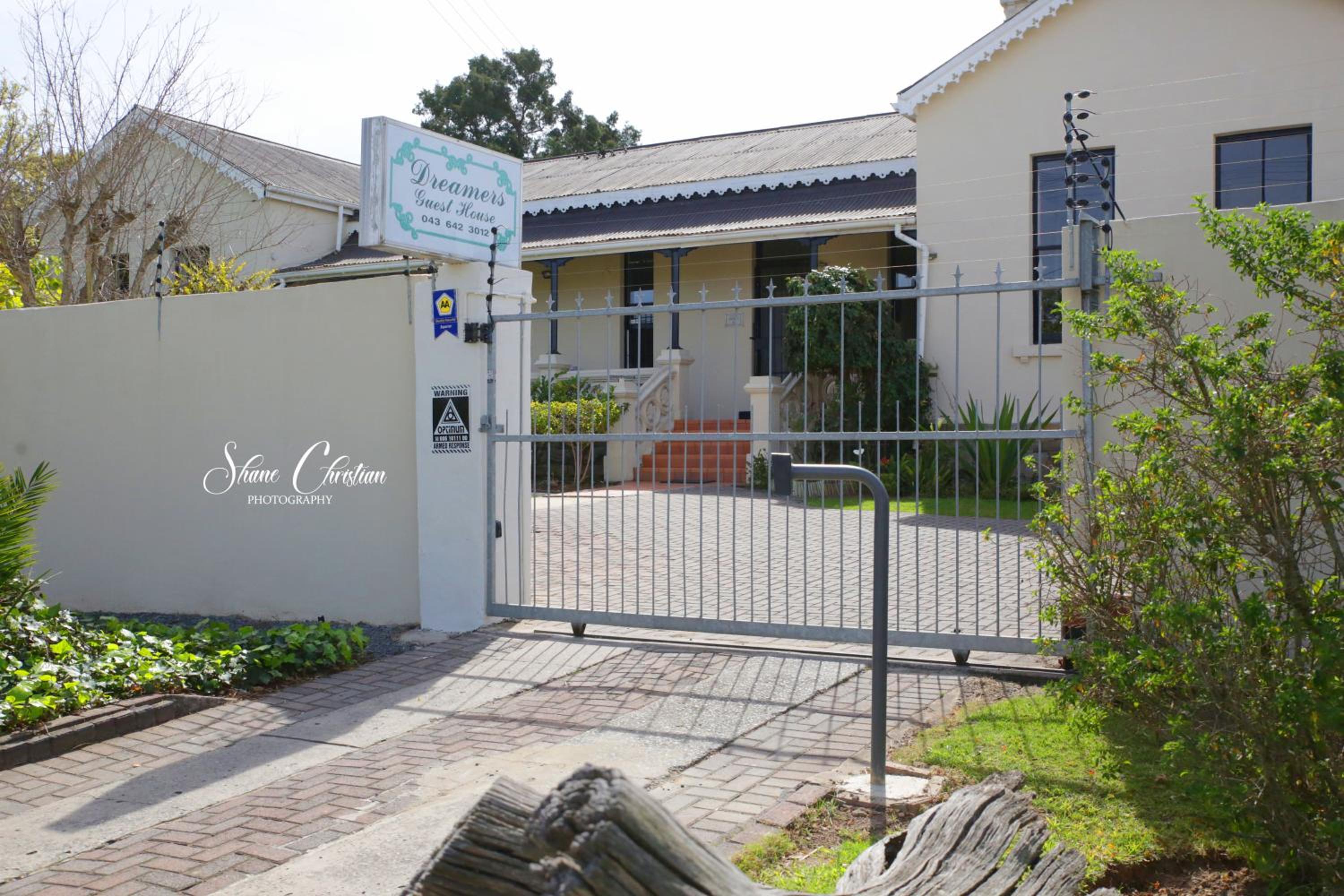 Dreamers Guest House 1/24