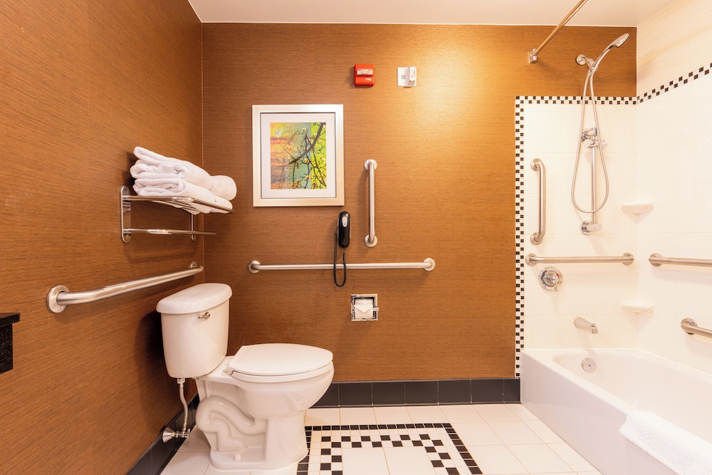 Fairfield Inn Suites Carlisle 52/55