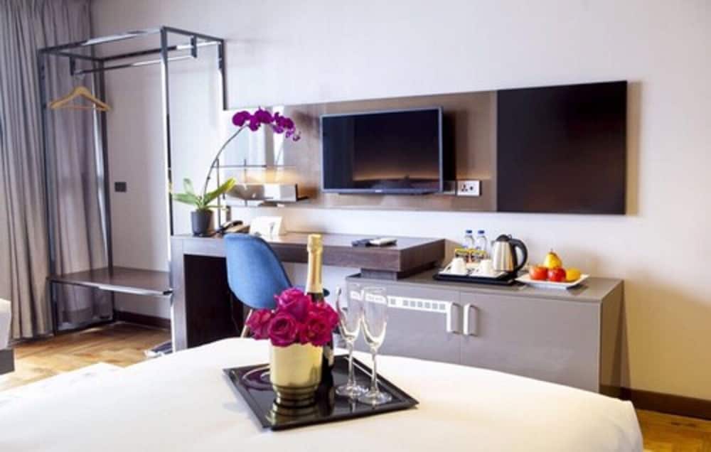 Ramada Encore by Wyndham Makati 32/50