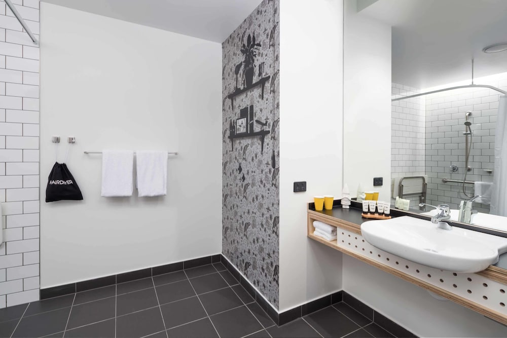 Atura Adelaide Airport Hotel 46/49