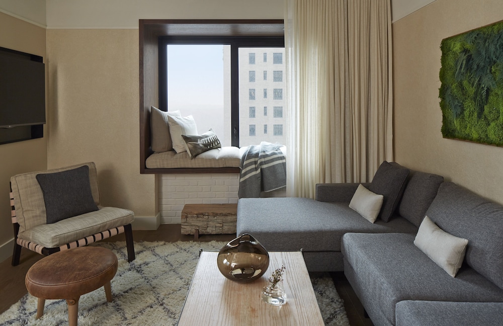 1 Hotel Central Park 46/81