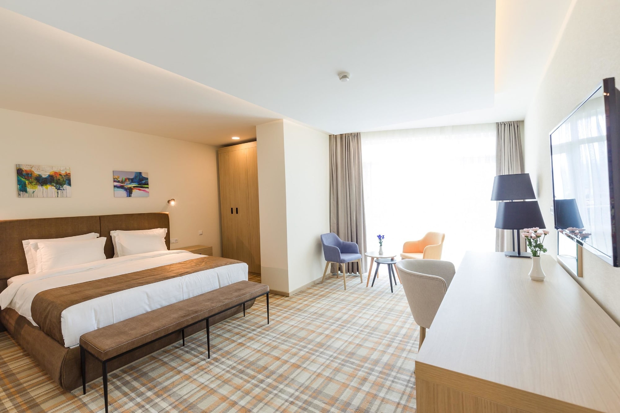 غرفة قياسية بسرير كينج بإطلالة على البحر بشرفة، Best Western Premier Batumi 3/8