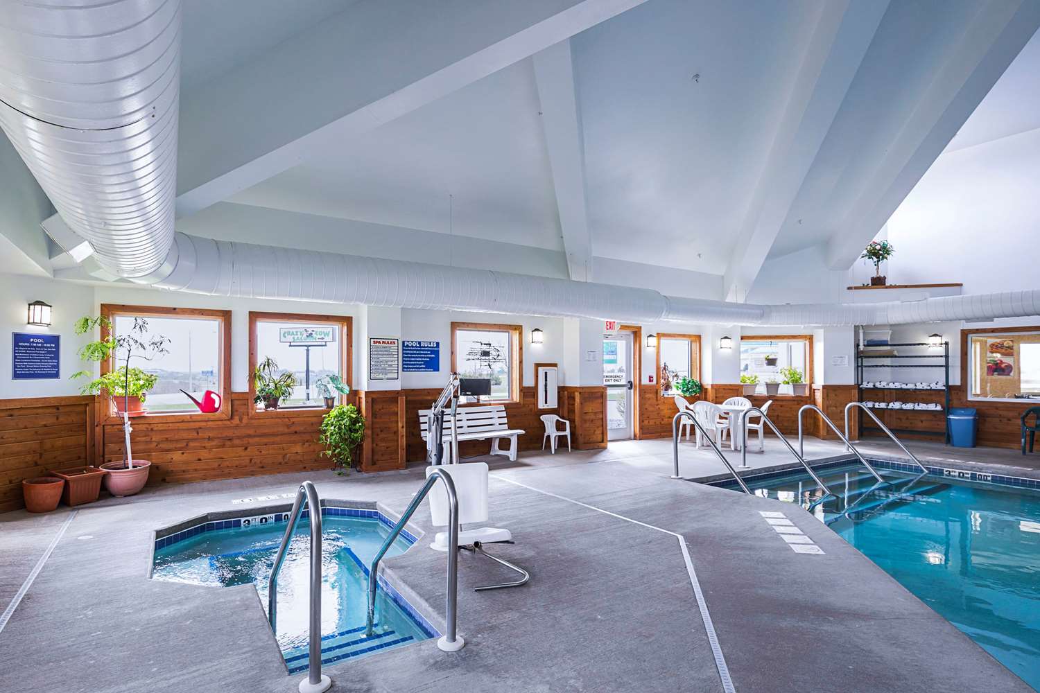 Quality Inn & Suites Belmont - Platteville 32/44