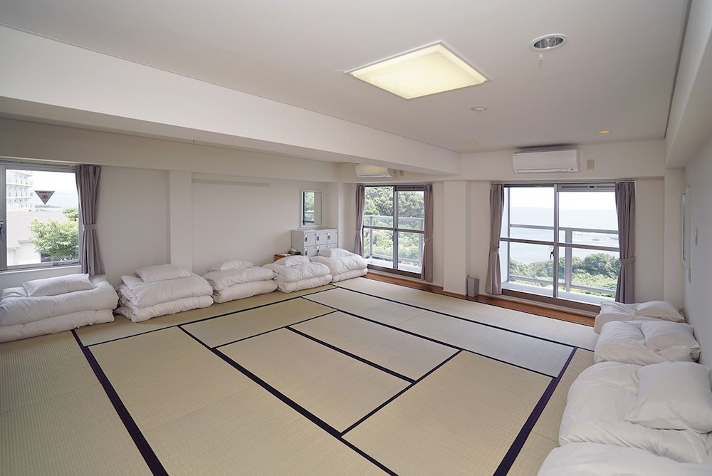 Tobi Hostel And Apartments 6/23