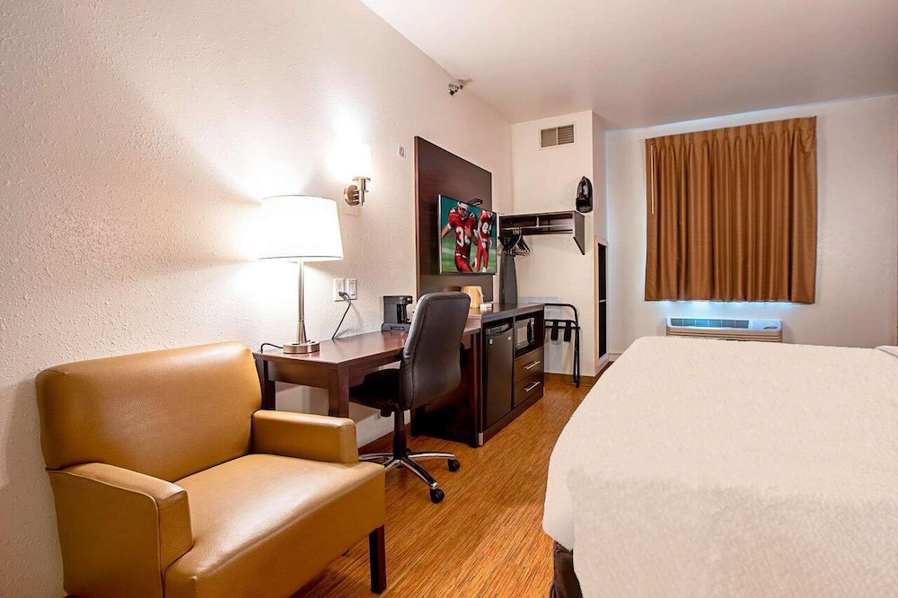 Seasons Inn Traverse City 19/45