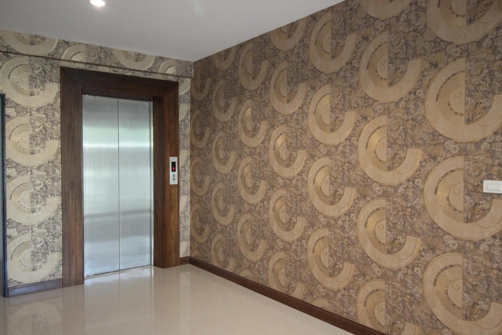 Monmuang Hotel And Residence 9/33