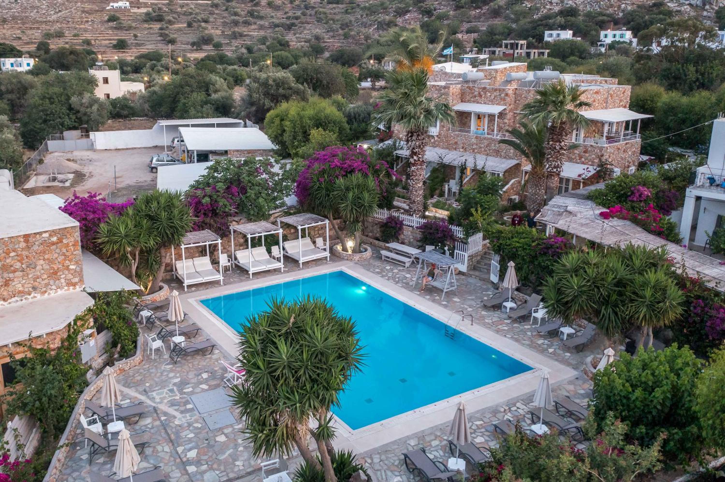 Irini Hotel 57/63