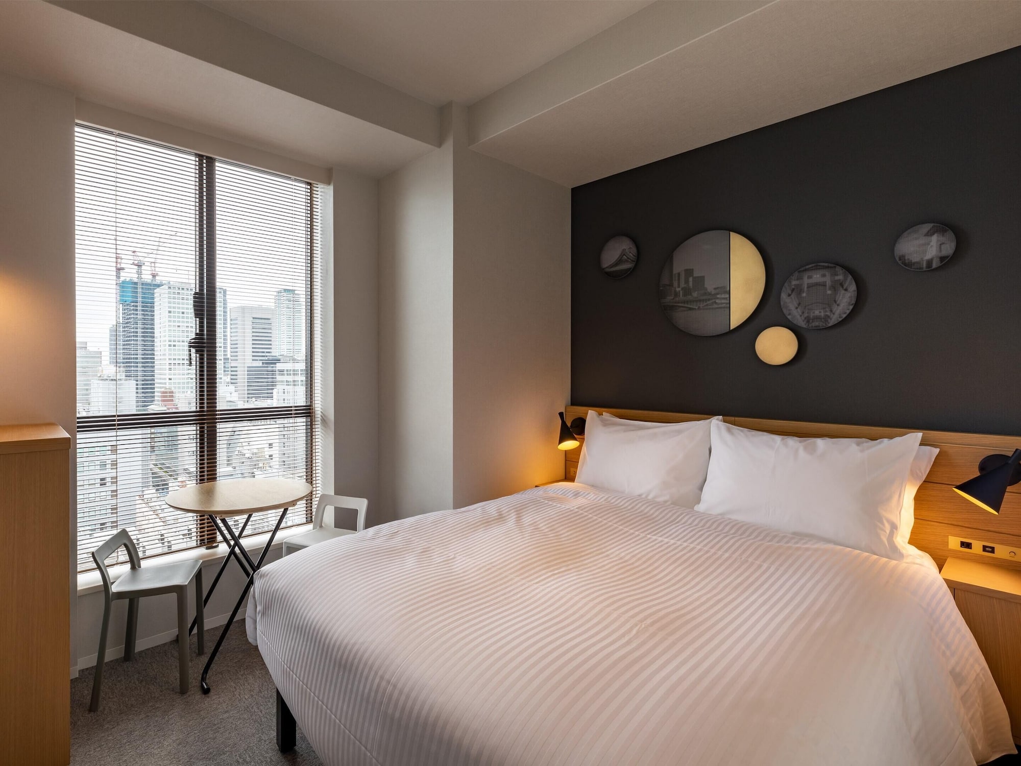 ROOM, DOUBLE BED