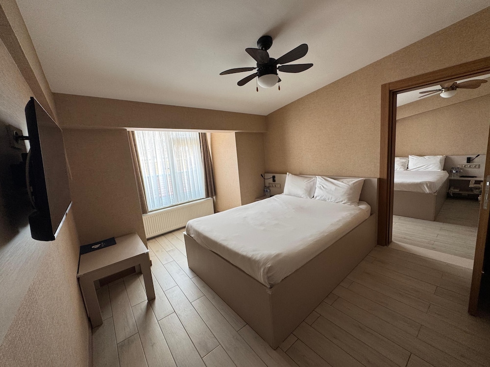 Otel Cinas 4/36