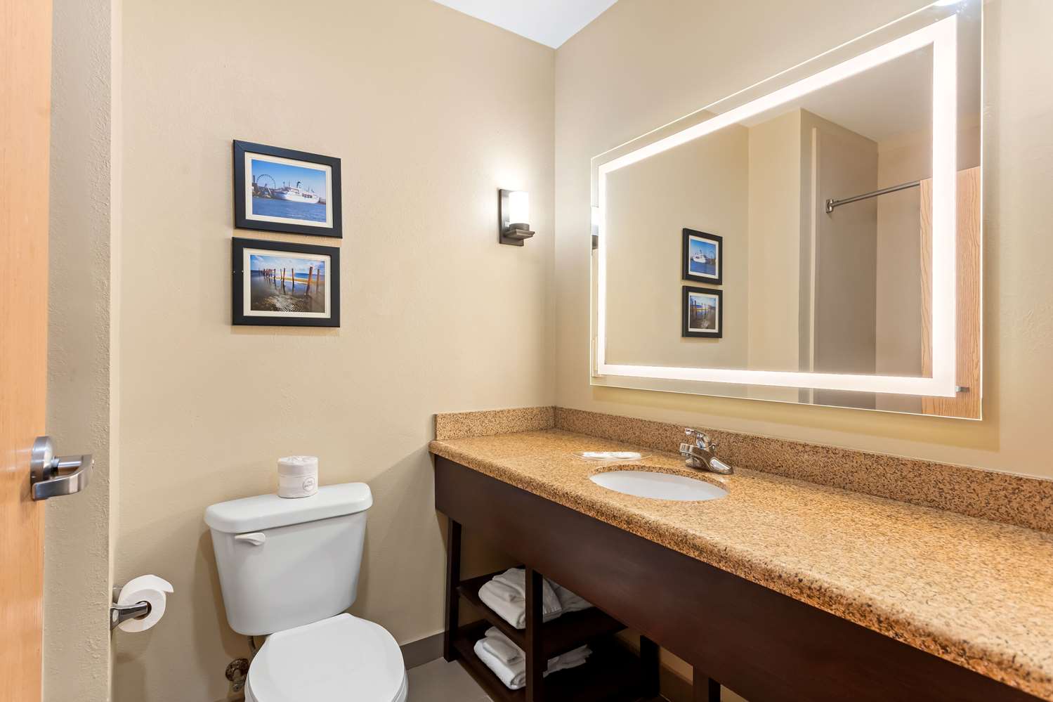Comfort Suites Gulfport Central, MS 49/49