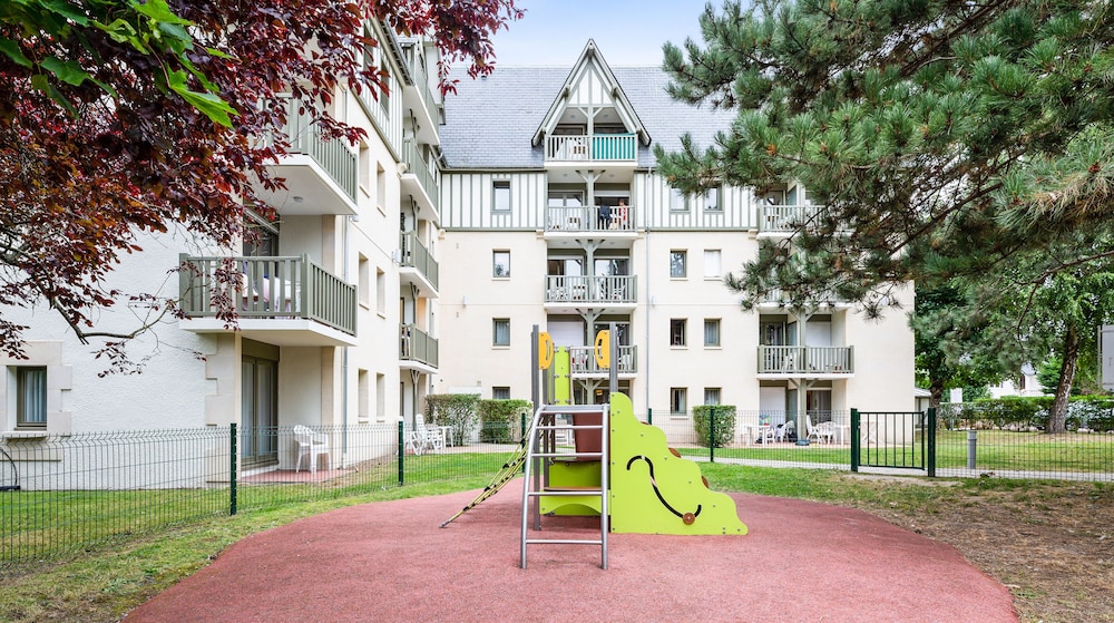 PIERRE AND VACANCES RESIDENCE LES EMBRUNS(FORMERLY RESIDENCE LES EMBRUNS) 31/49