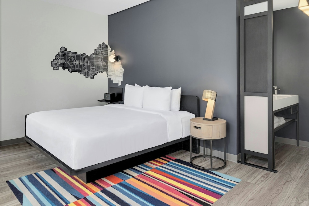 Aloft Santo Domingo Piantini 9/45