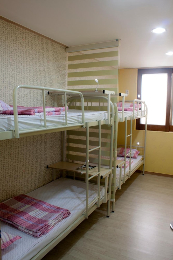 Nearest Guesthouse In Jeonju Hostel 12/48