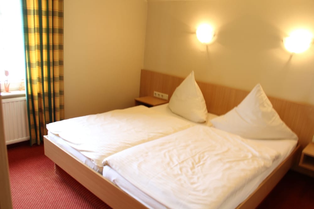 2 Bedrooms, Family Suite, 1 King and 1 Single Beds, Sofa