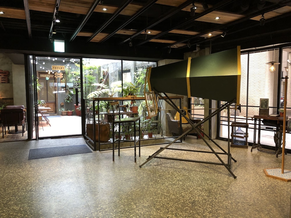 Cho Hotel 27/49