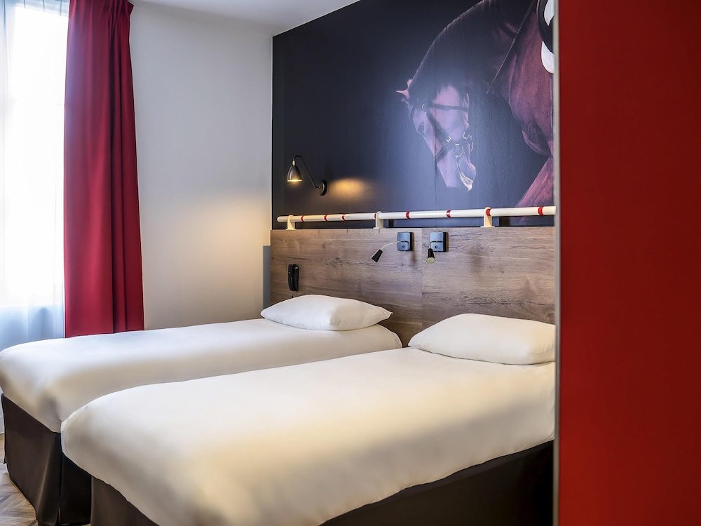 Ibis Styles Saumur Gare Centre 25/75