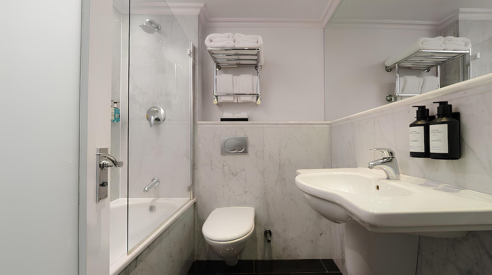 Guild Hotel Marble Arch 65/68