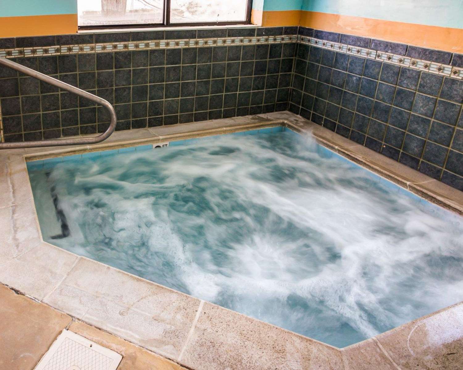 Comfort Suites Georgetown, KY 23/44