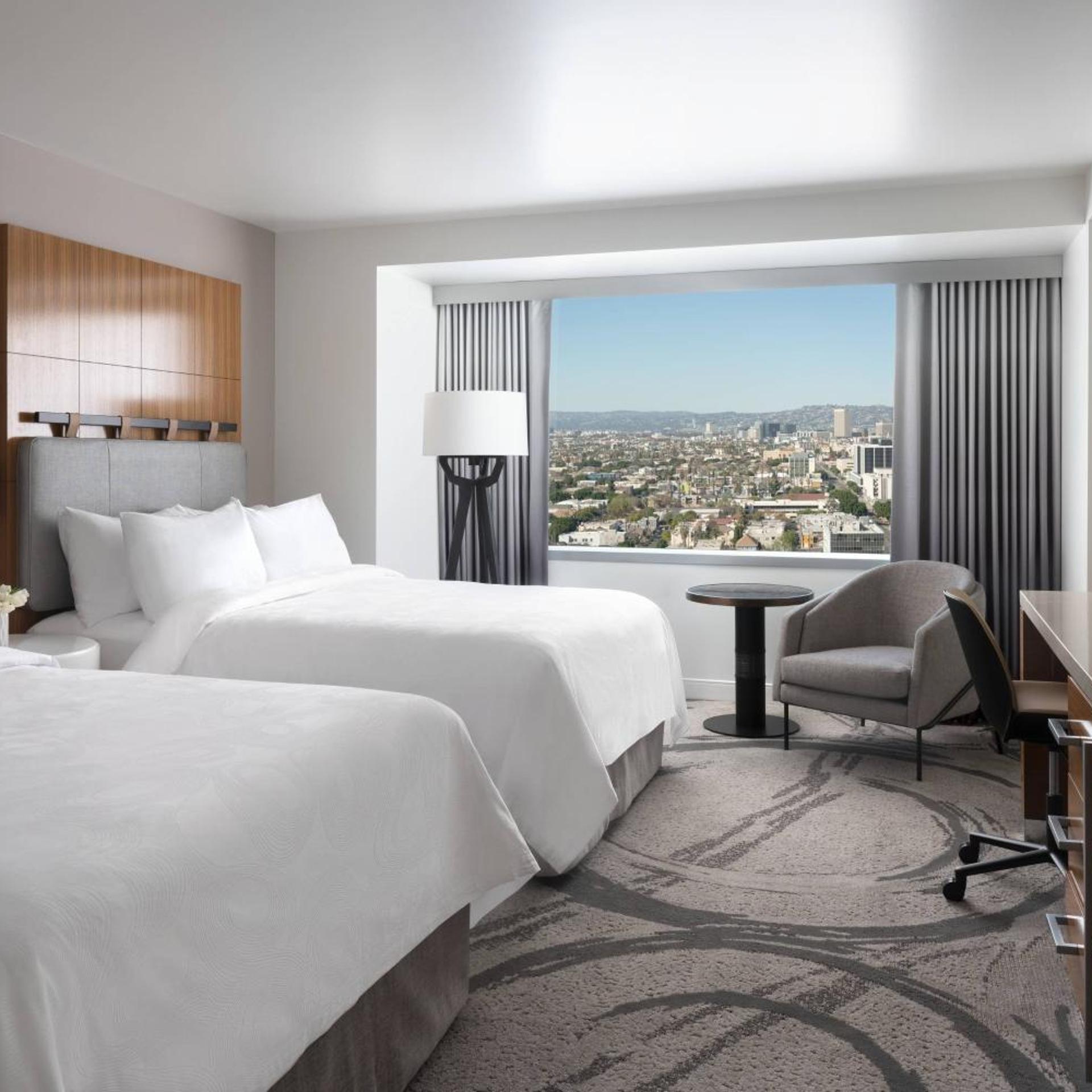 Deluxe, 2 Queen Beds