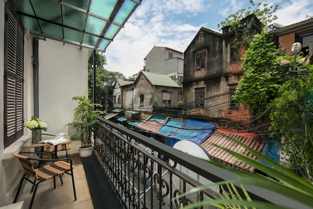 Trang Trang Premium Hotel 63/70