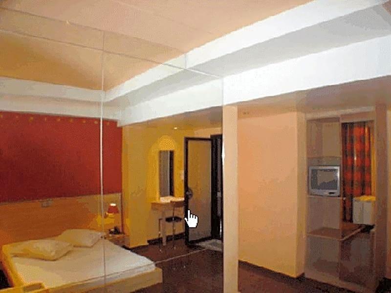 Niki Hotel 27/28