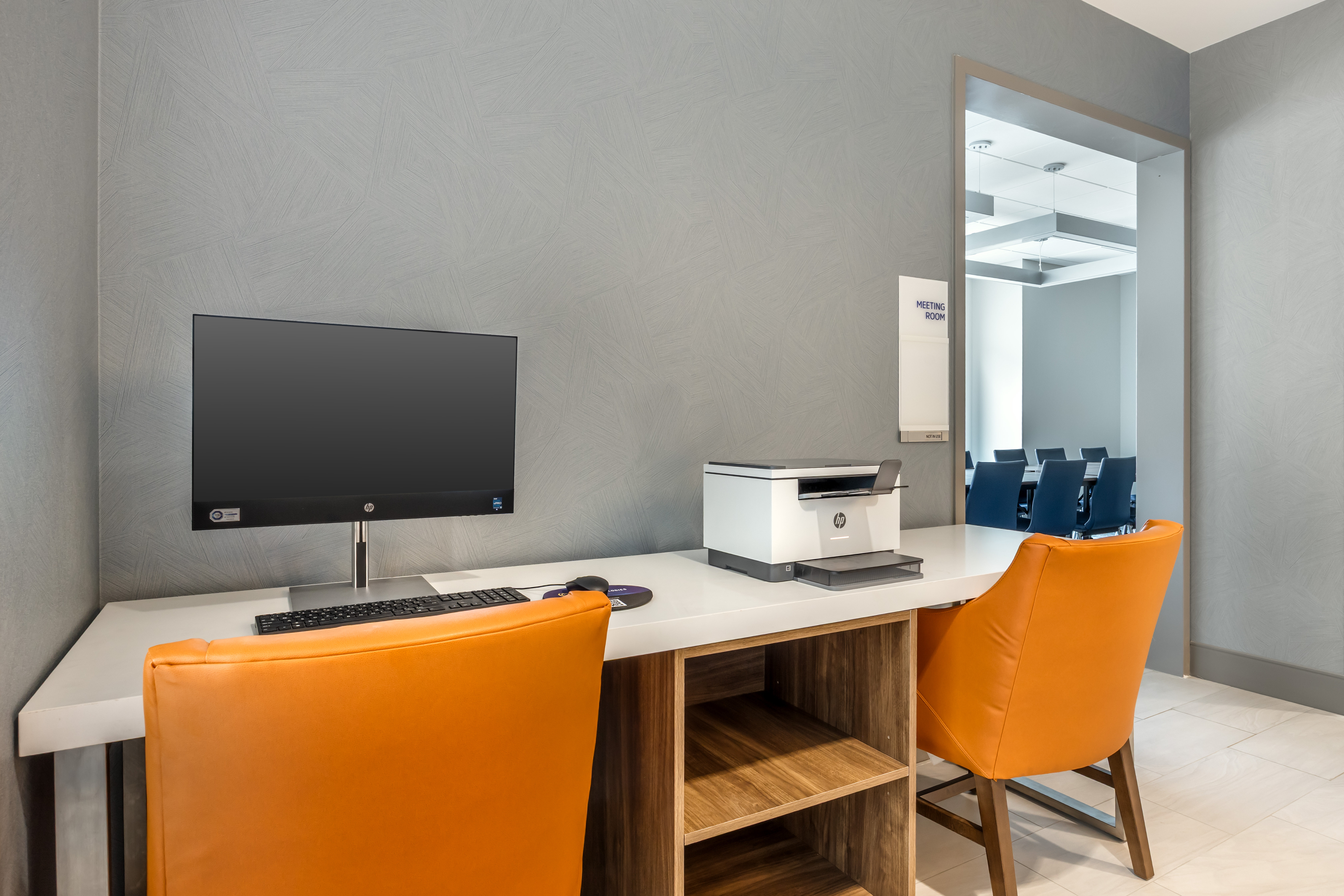 Holiday Inn Express & Suites Nashville West End - Univ Area, an IHG Hotel 38/42
