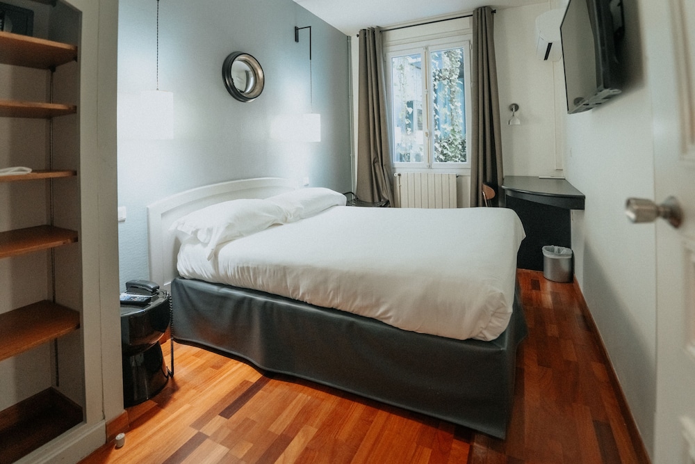 Hotel Albert 1Er 26/49