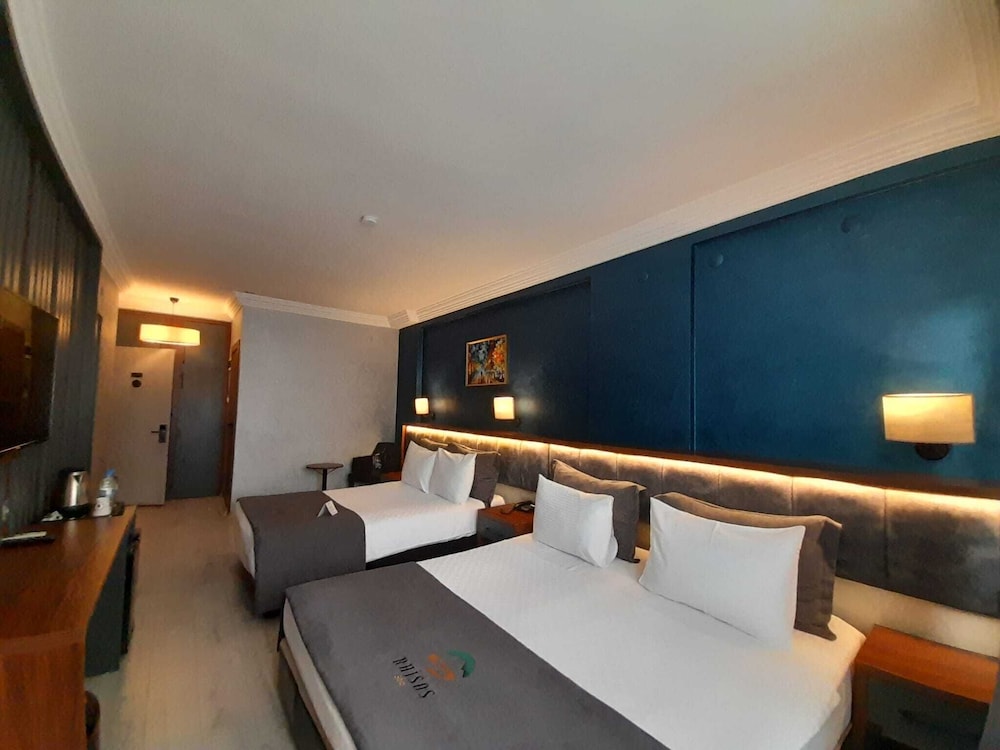 Green Hotel 16/51