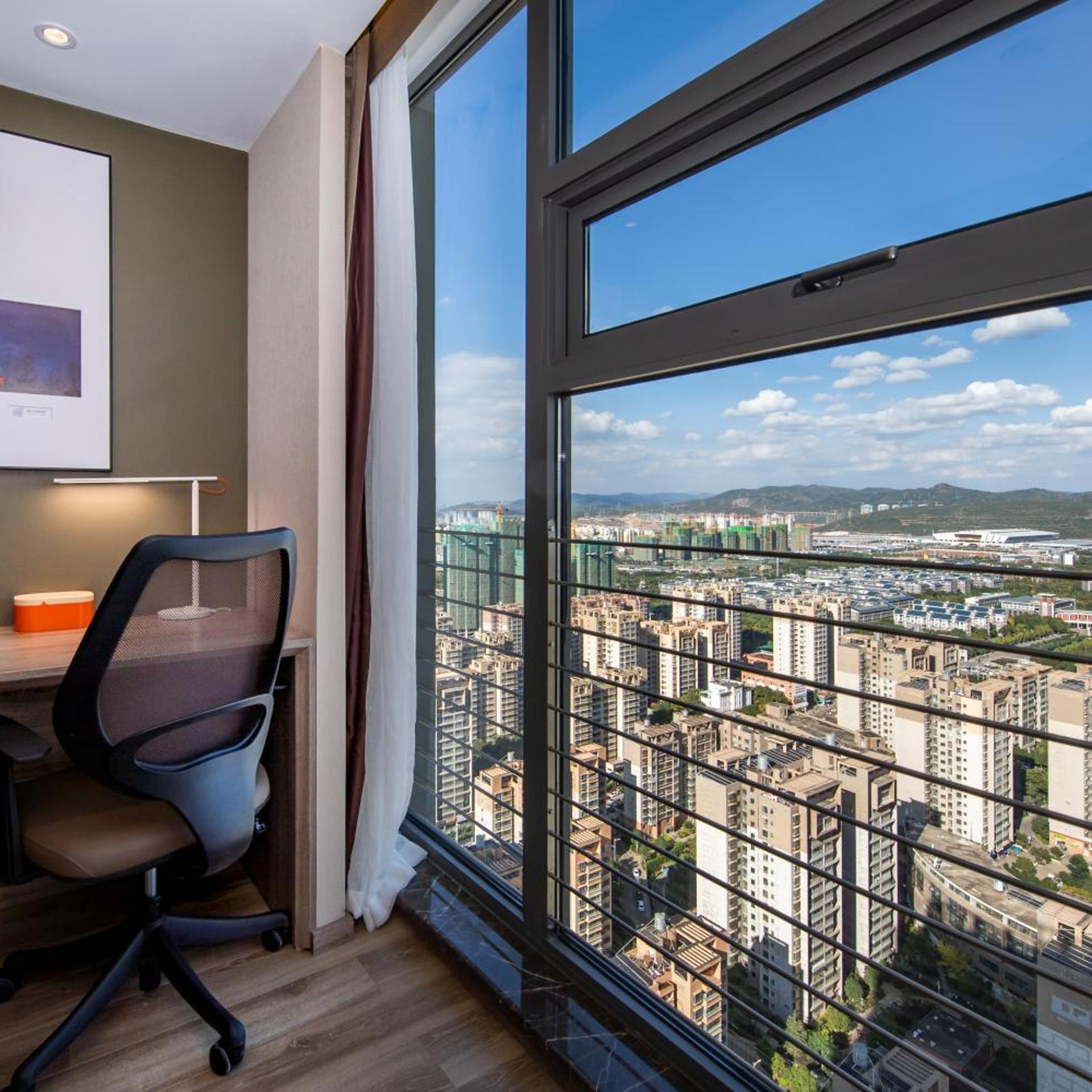 Atour Hotel Kunming South High Speed Railway Station University Town 46/56