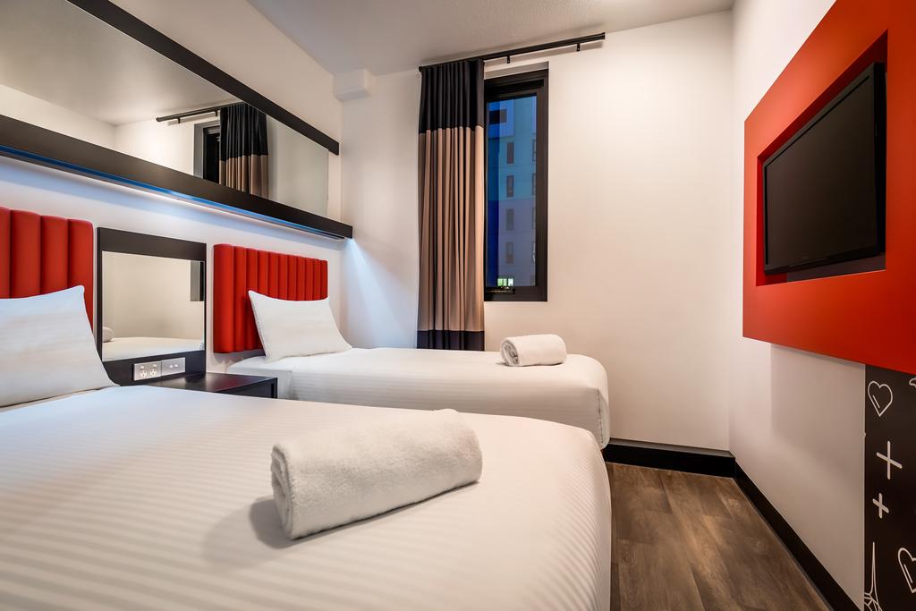 Essence, Twin Beds