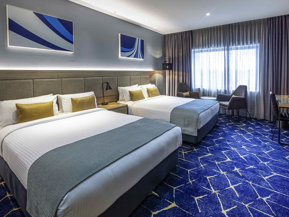 STANDARD, 2 QUEEN BEDS