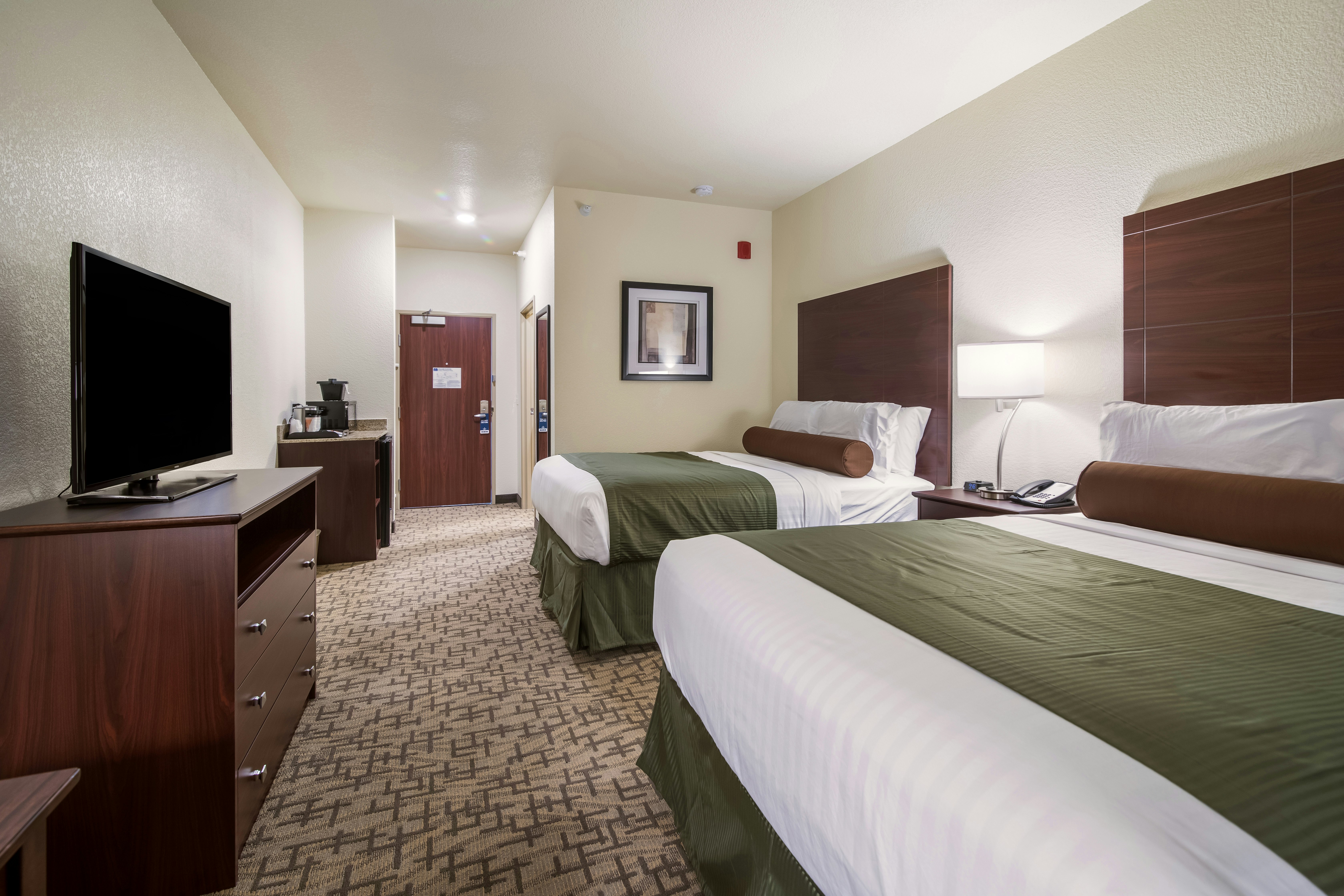 Cobblestone Hotel and Suites Victor 20/52