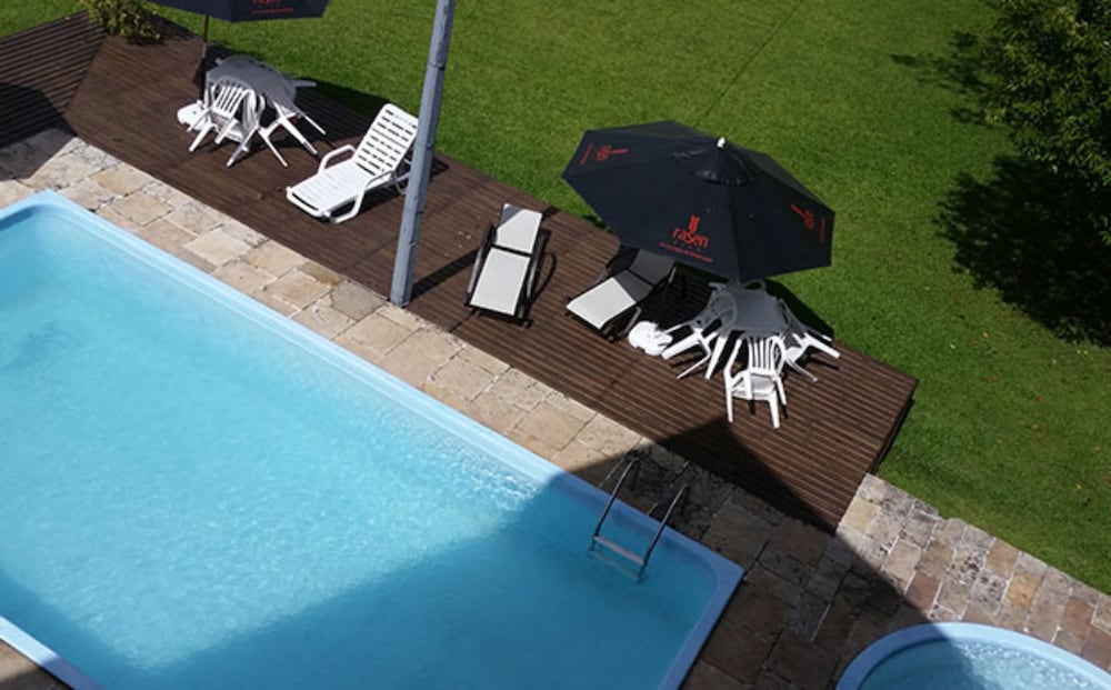 Galo Vermelho Hotel 43/67