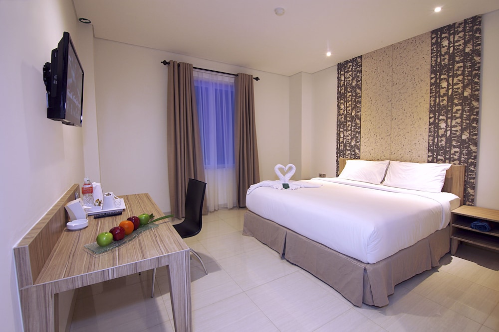 Hw Hotel Padang 8/18