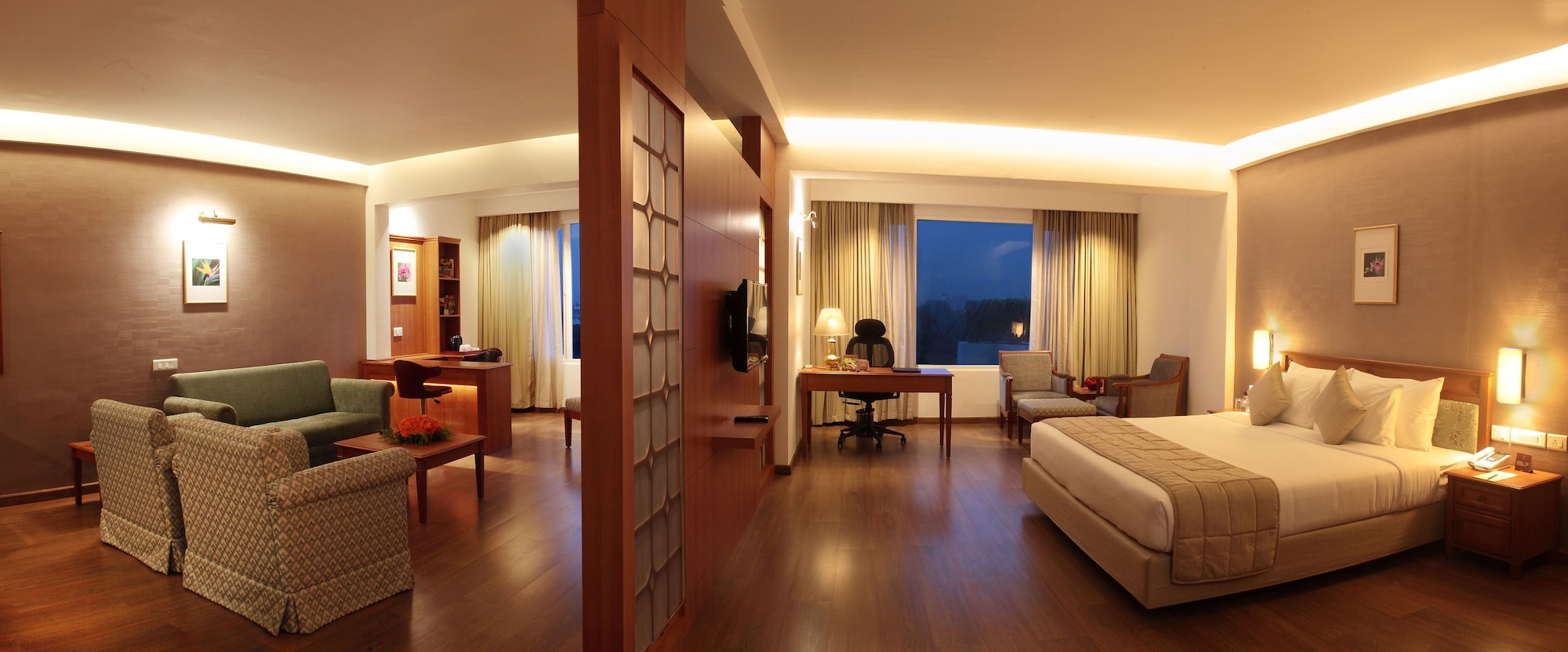 PRESIDENTIAL, SUITE