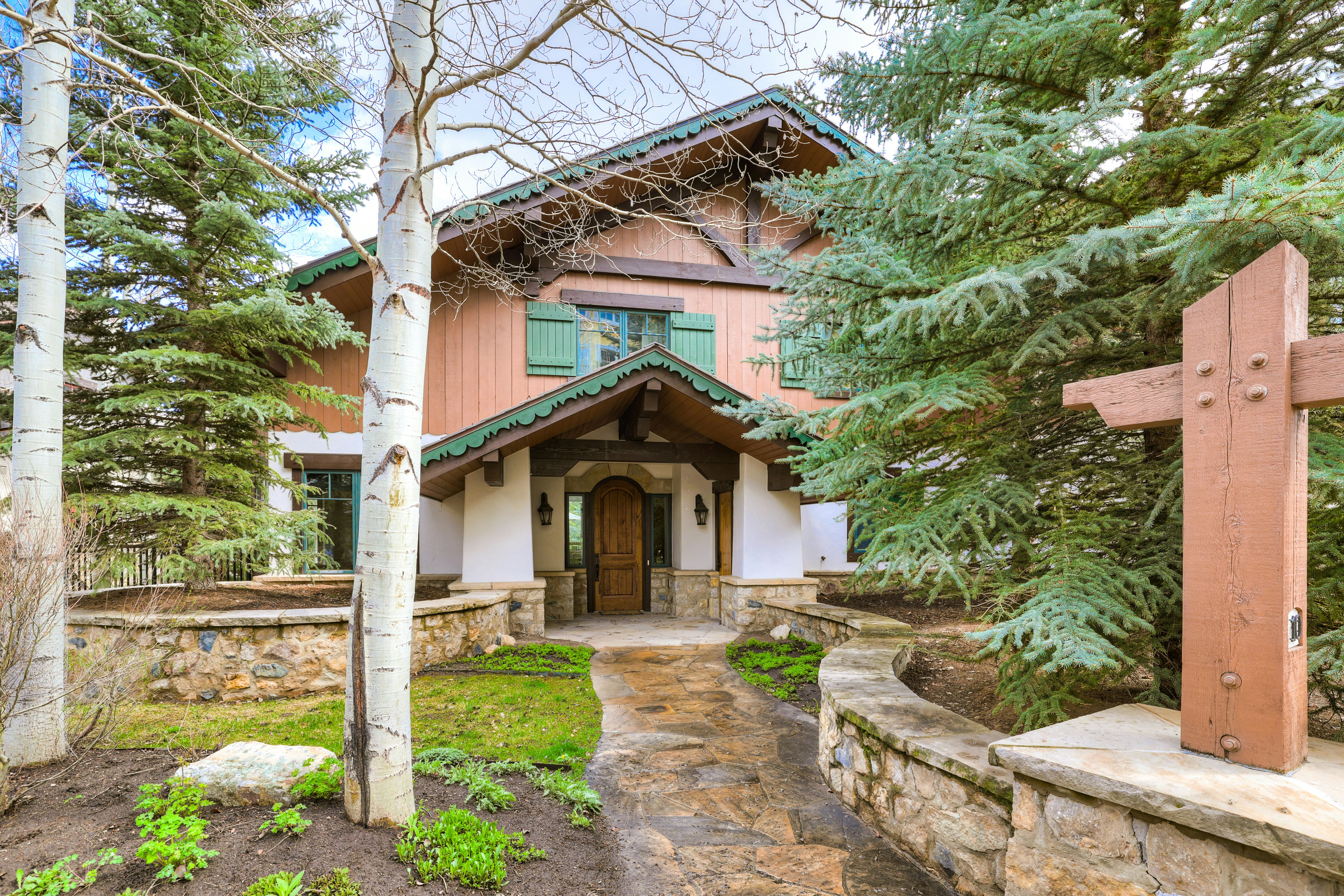 Vail Resorts' Legendary Lodging at Ritz-Carlton Residences 46/50