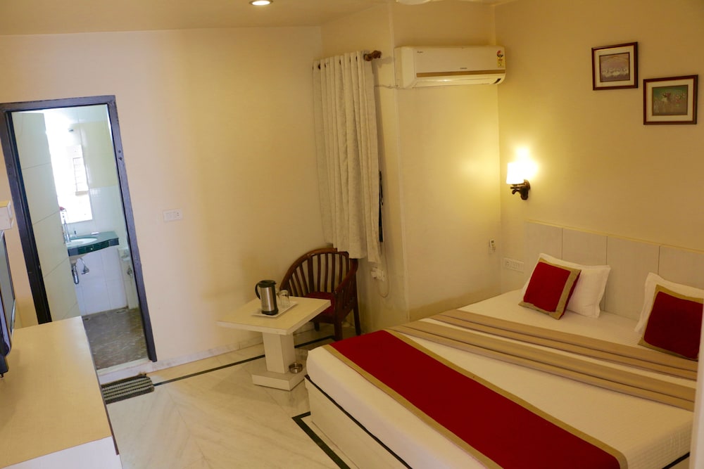 HOTEL RUBY 12/59