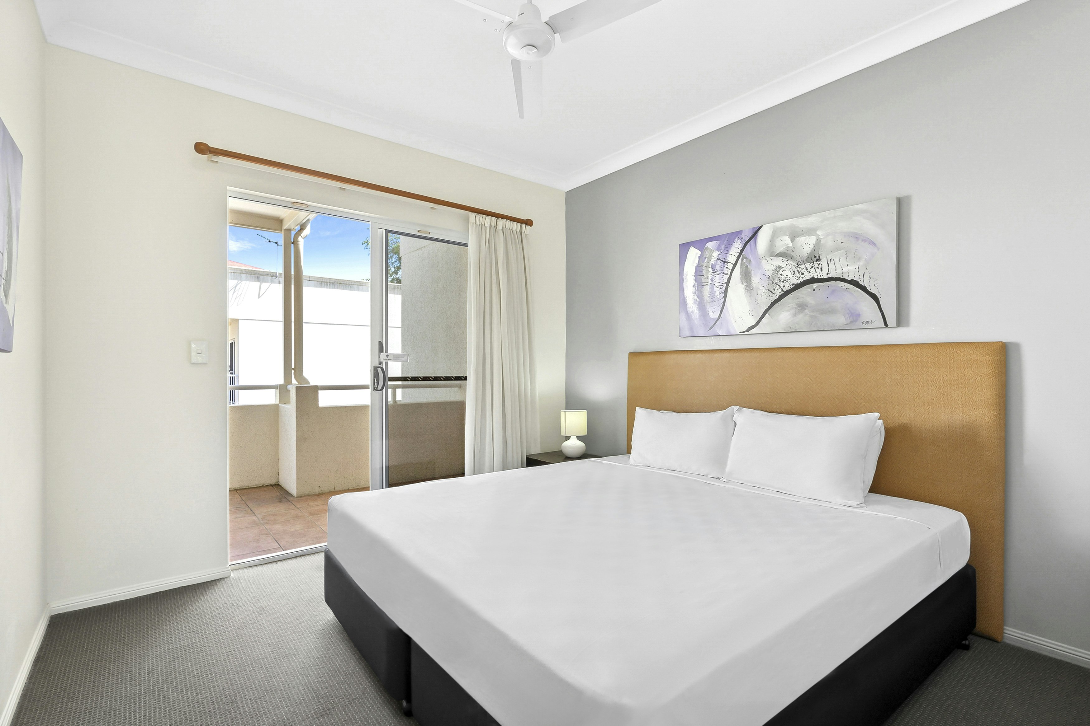 2 BEDROOMS, TOWN HOUSE