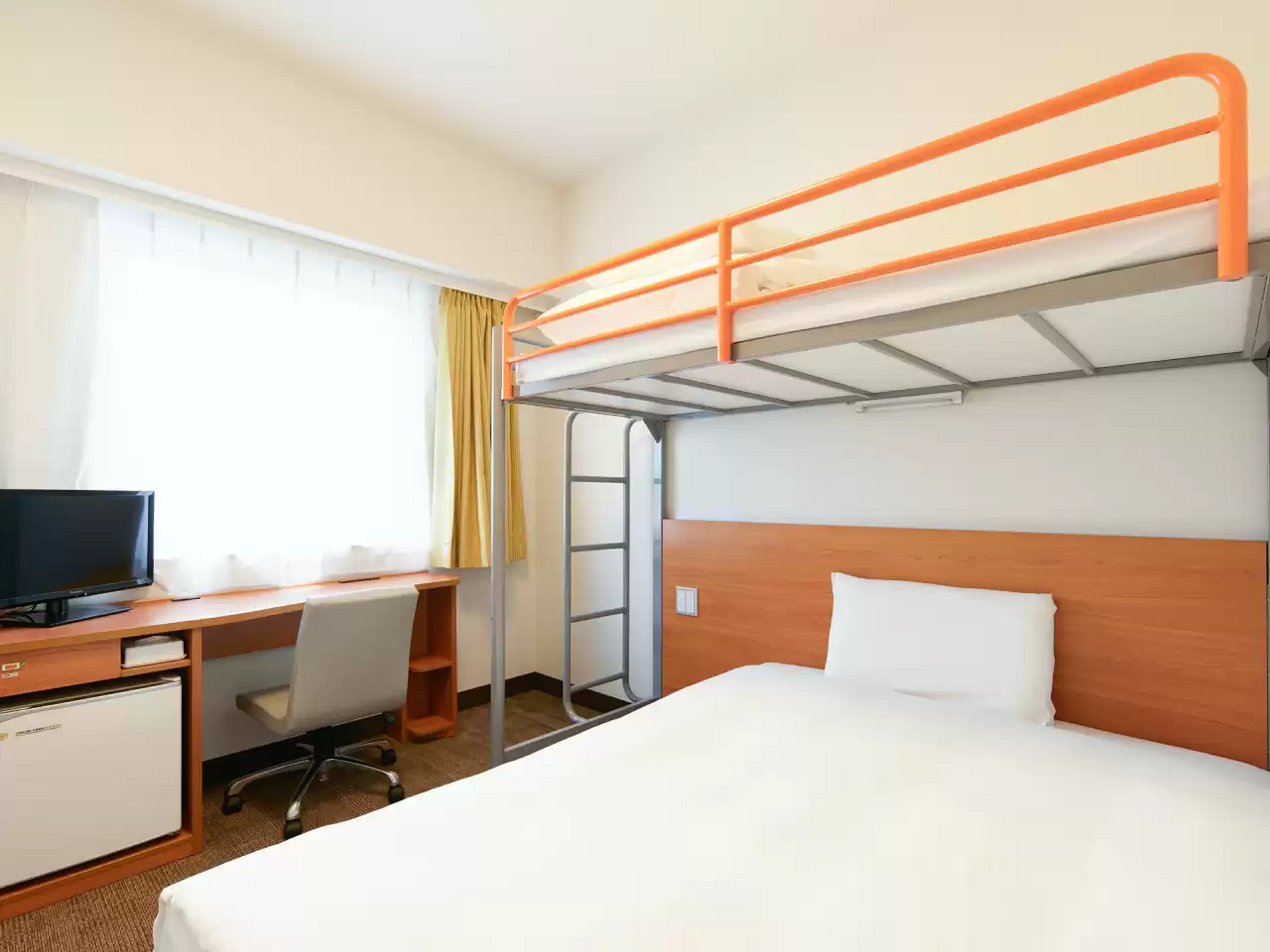 Room, Loft Bed