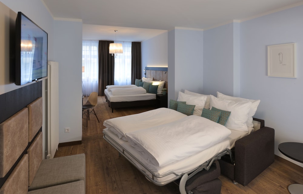 1 BEDROOM, DELUXE, DOUBLE BED