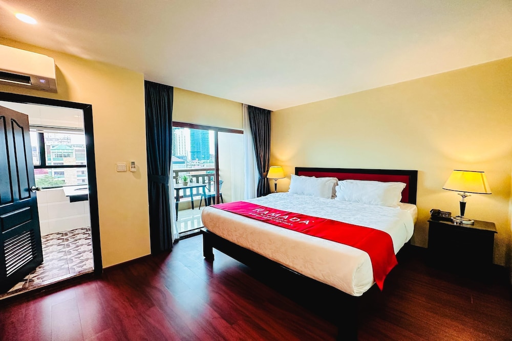 Ramada by Wyndham Phnom Penh Central 9/38