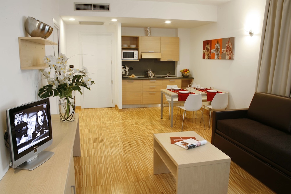 Euro Hotel Residence 24/42